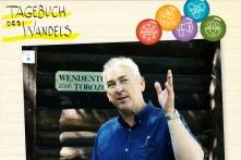 Stifter Thomas Zschornak führt durch die Gemeinde Nebelschütz.