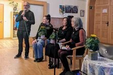 Podium anlässlich der Stolperstienverlegung der Familie Blum