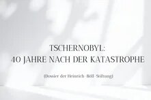 Schatten auf weißer Wand. Darauf Schrift: Tschernobyl: 40 Jahre nach der Katastrophe